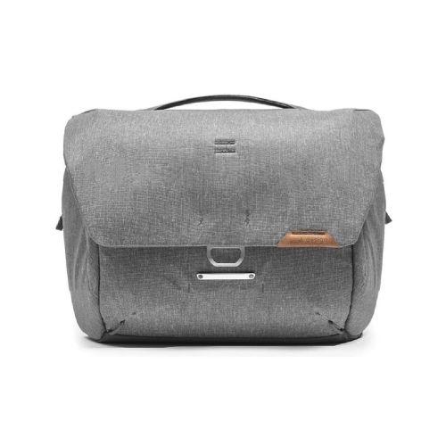 Mochila de hombro Peak Design Everyday Messenger v3 (Color Gris Ceniza, Cap.13 litros) BEDM-13-AS-3