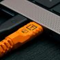Cable USB-C TetherPro Optima de Tether Tools (9,4 m, naranja de alta visibilidad) CUC31G2-ORG