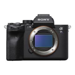 FM Cámara Sony Alpha ILCE-7SM3 más tripié Manfrotto Befree MK290LTA3 más lonchera Sony Alpha