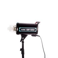 Flash De Estudio Godox QS400 Con Reflector De 7 Pulgadas